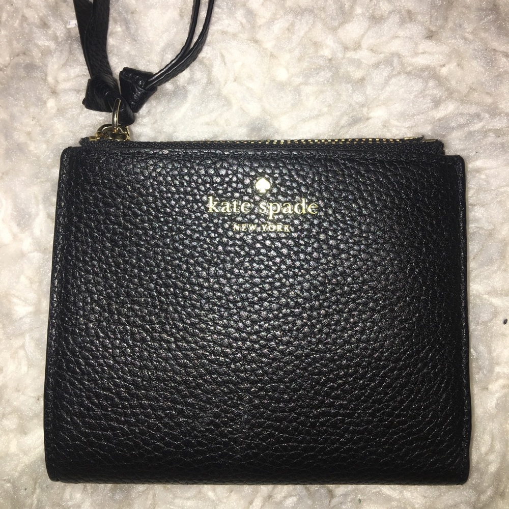 NWT BLACK KATE SPADE WALLET!! ♠️